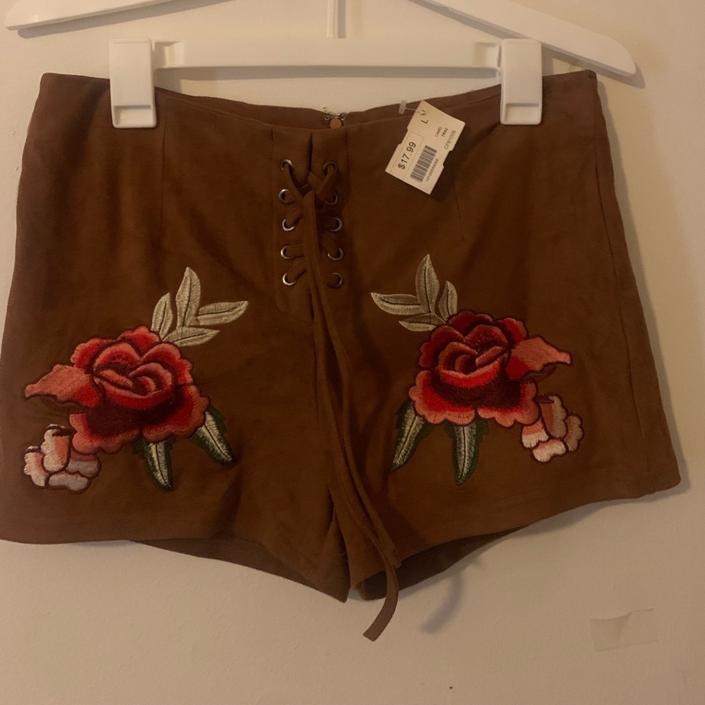 Cute brown short with flowers